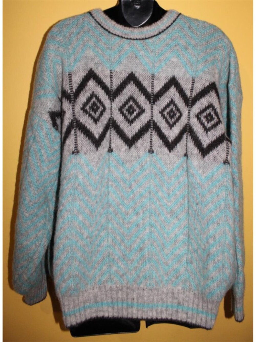 Vintage Tundra Large L Mens Canada Geometric Diamond Sweater